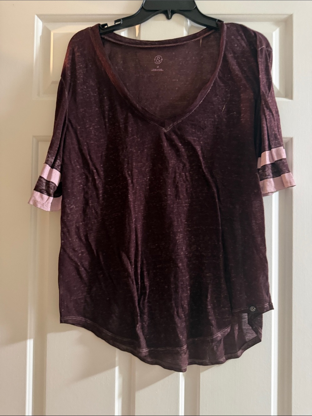 Treasure & Bond Plum V-Neck Short Sleeve Tee with Pink Sleeve Stripes